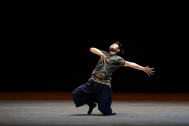 潮速压轴演出季首次用现代舞表现改革开放四十年历程