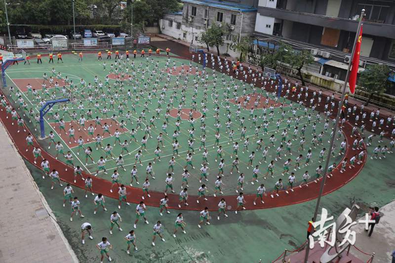 近年来,在中科院专家的指导下,葵蓬小学进一步明确了"教育的阳光让