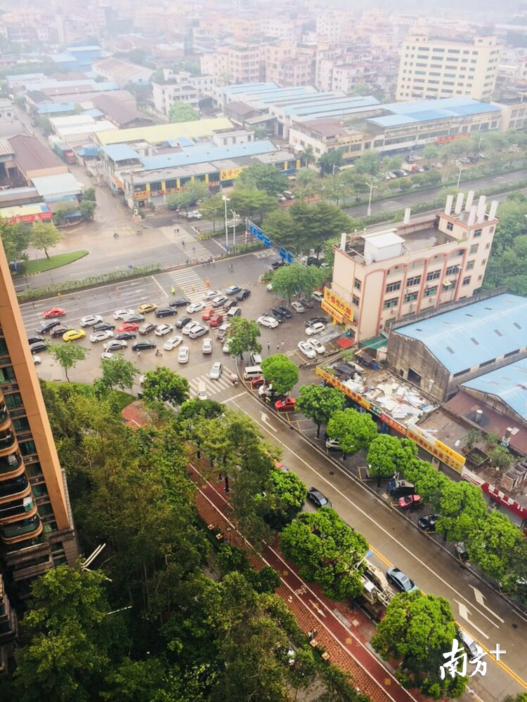 佛平路隧道口俯瞰图。南方+记者 李慧君 摄 佛平路隧道口俯瞰图。南方+记者 李慧君 摄