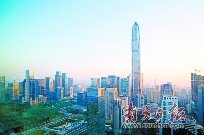 中国最引人瞩目的实践是经济特区，头号成功典范莫过于深圳。