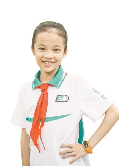 东风东路小学换上新校服,三年级女生全程自主设计