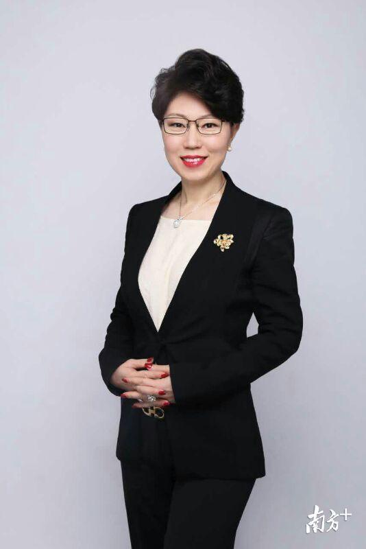 全国人大代表、北京市金杜(广州)律师事务所合伙人吴青 全国人大代表、北京市金杜(广州)律师事务所合伙人吴青