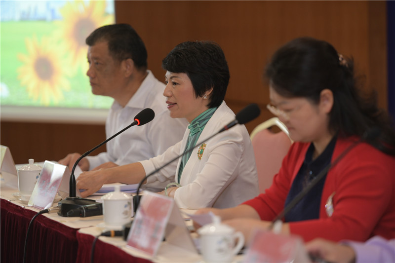 东莞市教育局局长梁凤鸣