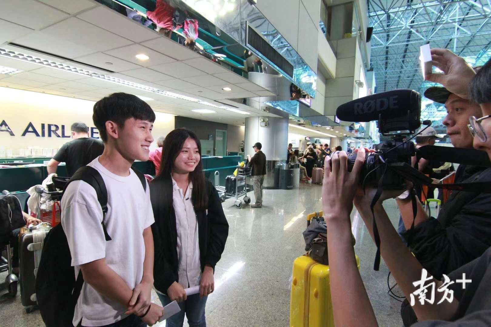 台湾赛区选手接受采访。