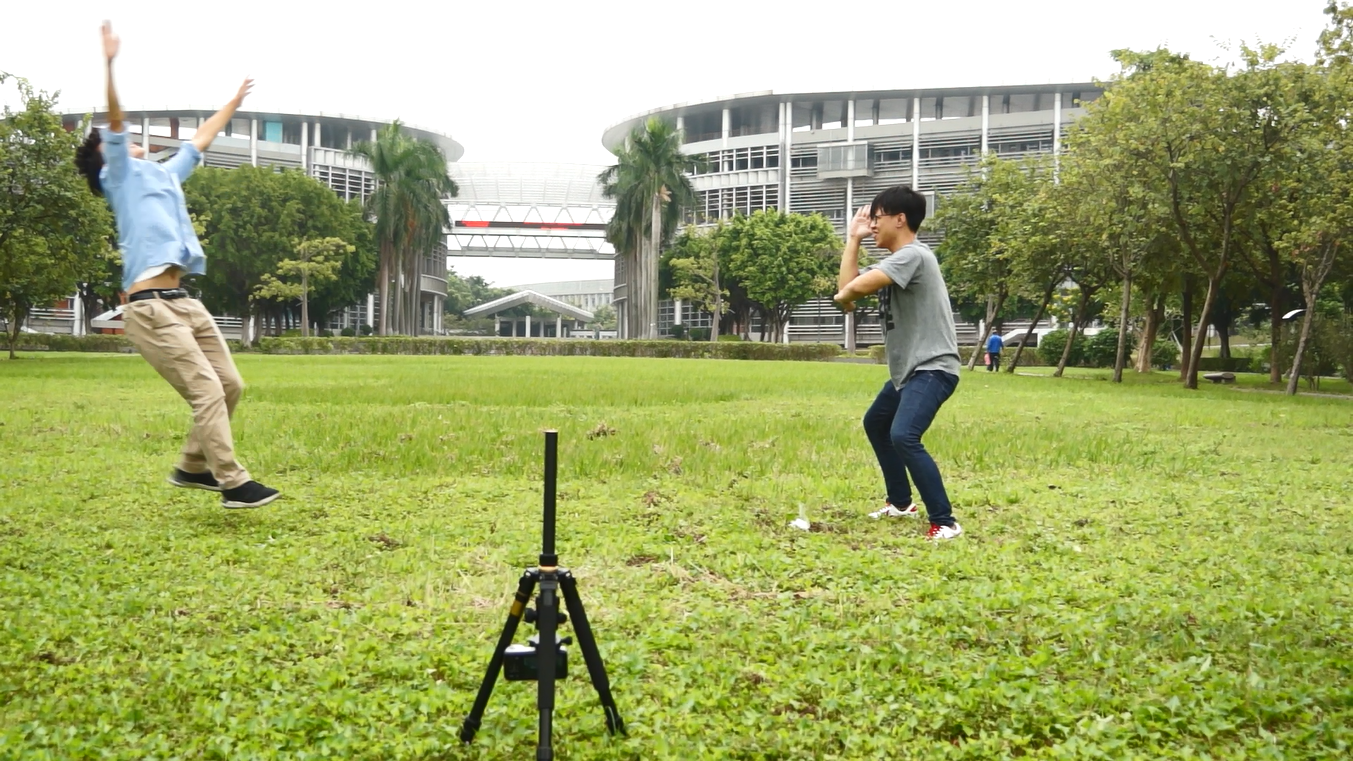 广东赛区“艾亚沃曲队”正在拍摄。