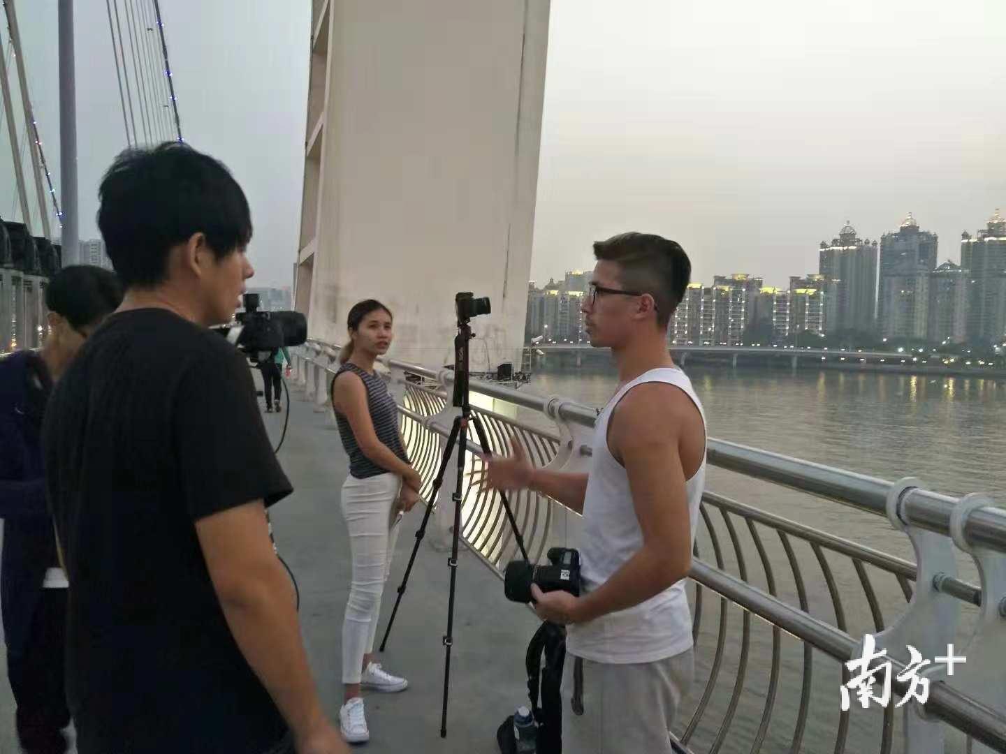 选手48小时限时主题创作拍摄进行中。