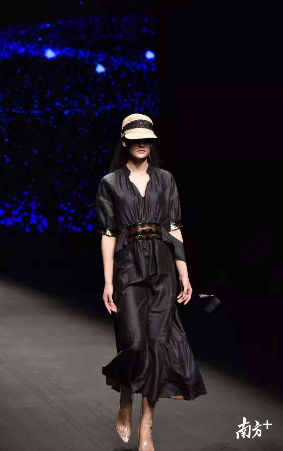高清美图在中国国际时装周遇见榄核香云纱多图