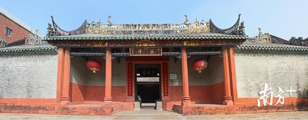 中堂潢涌黎氏大宗祠始建于南宋。“潢涌宋祠”列入东莞文物八景之一。