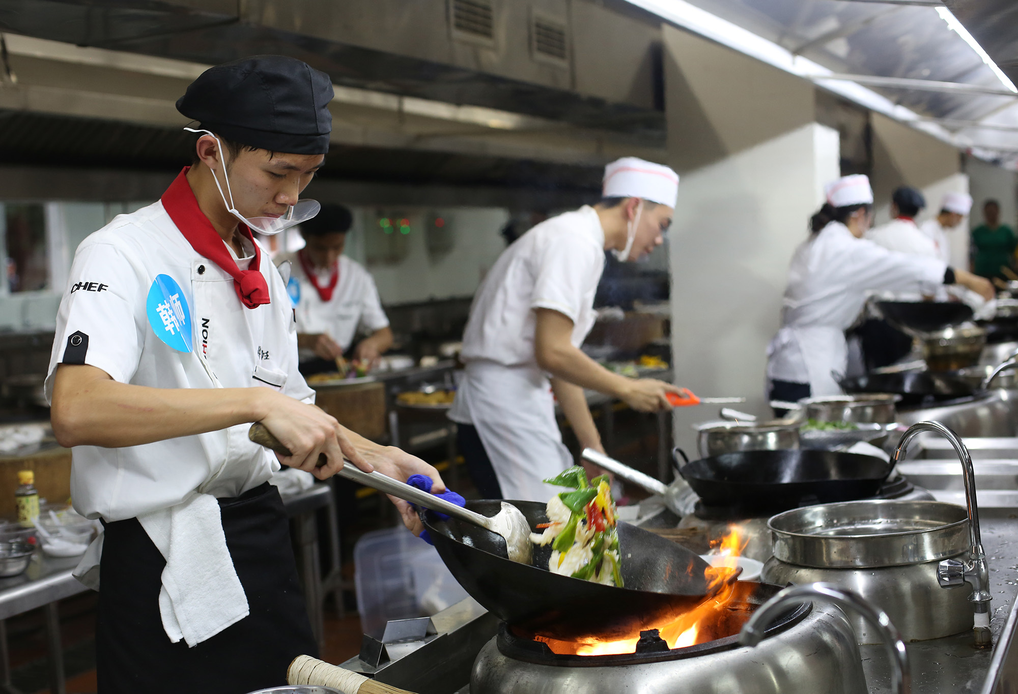 "粤菜师傅"工程 潮州行动|潮州菜小师傅校际争霸,现场烹制这3道传统菜