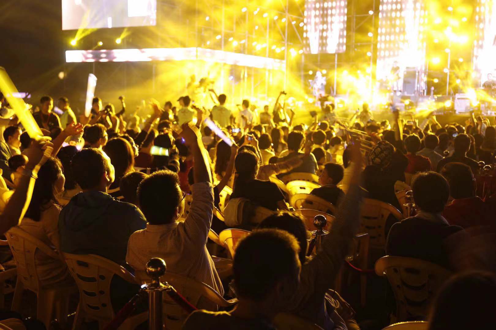 这个周末,一起嗨!2018中山公园音乐节劲爆开唱