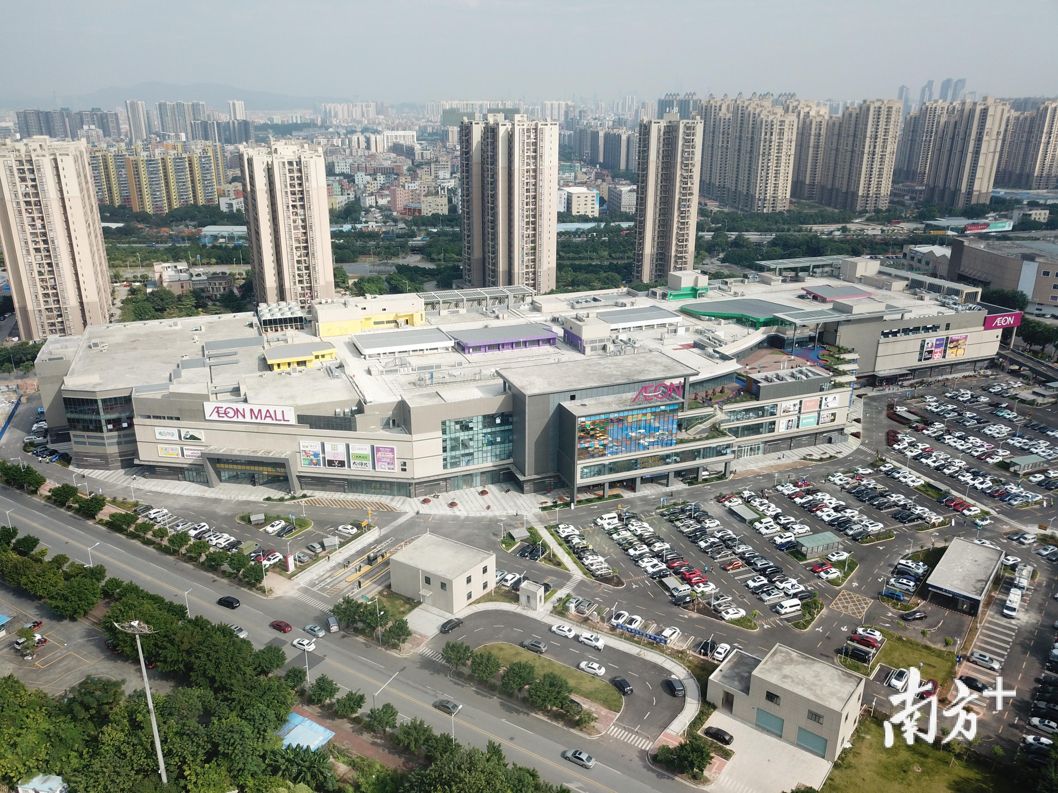 今天,广州线下零售迎来蜂拥人群!"血拼"模式开启~_南方plus_南方 