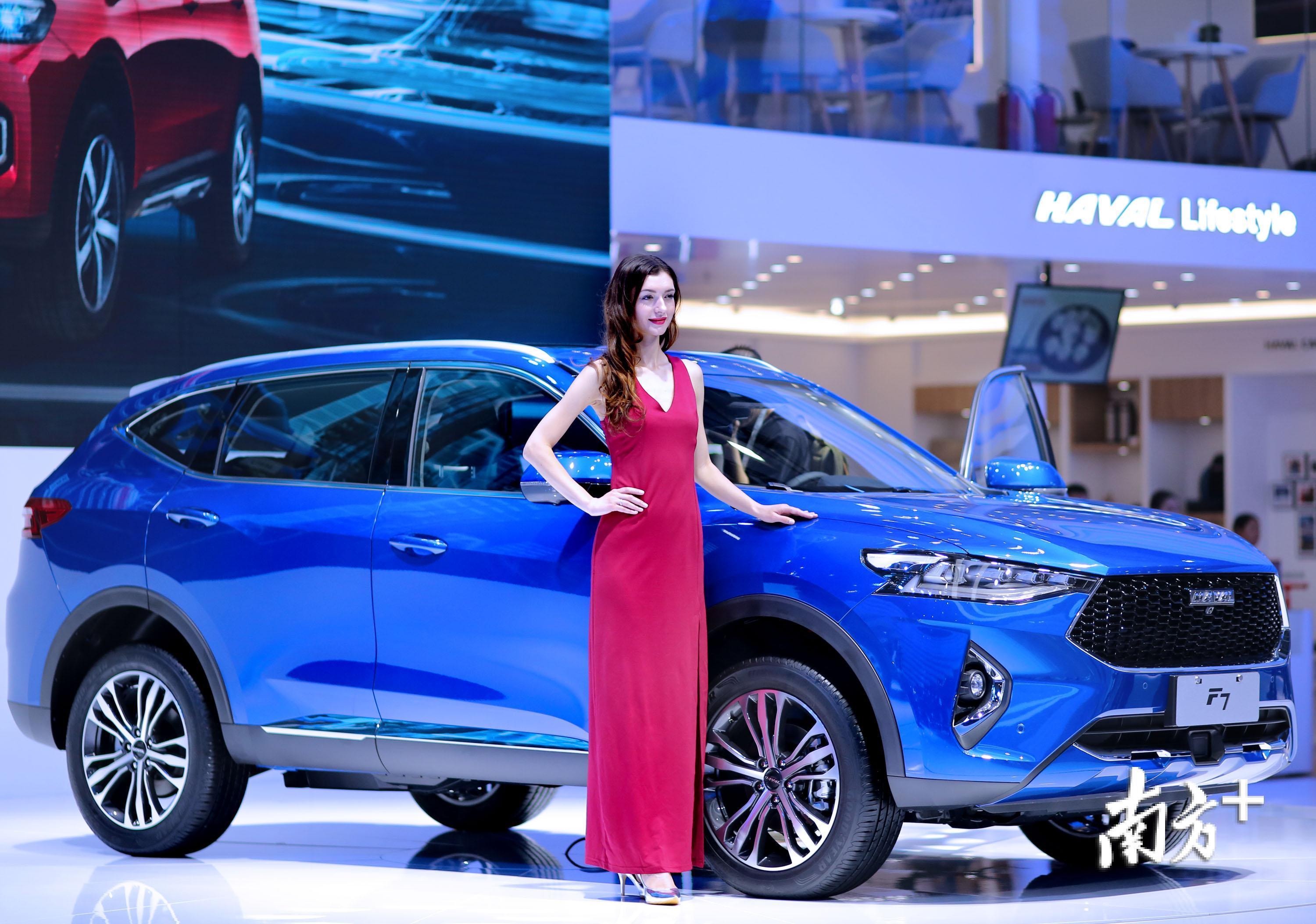 广州车展第一日,美女车模吸睛