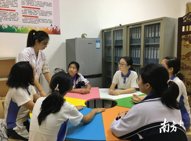 社康中心家庭医生进学校参与健康校园建设