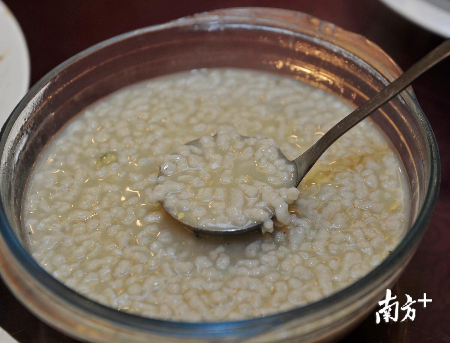 鱼米羹。 鱼米羹。