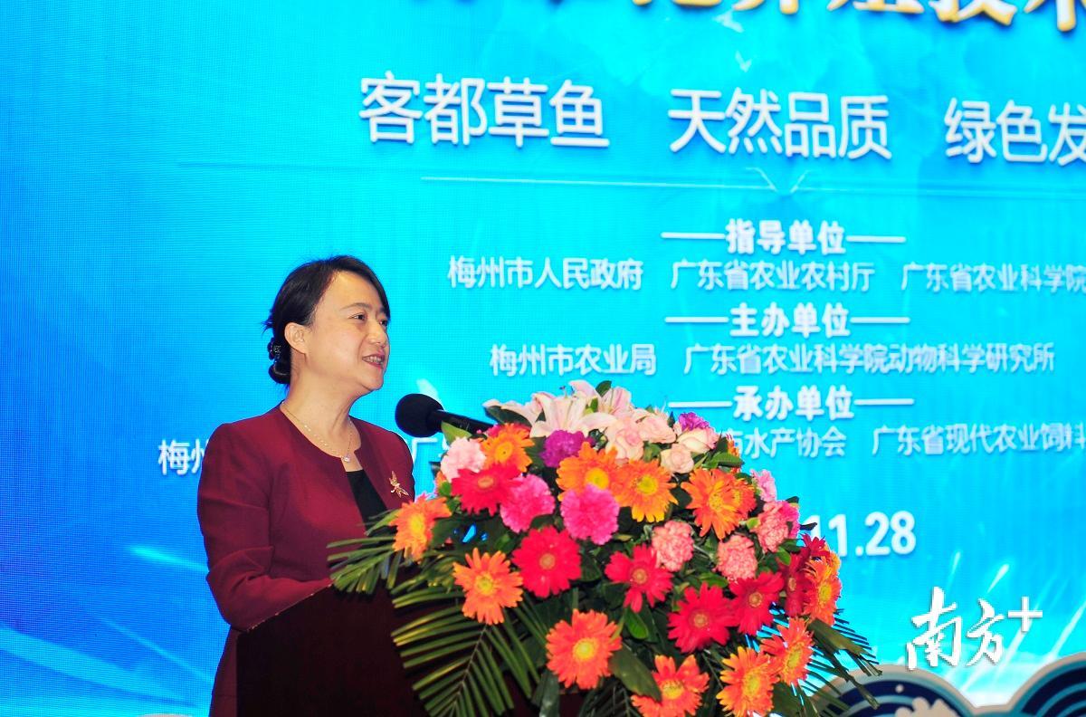 梅州市副市长张晨发言.