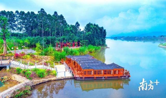 美丽乡村精品线路具有滨水休闲功能。（林文虎 摄）