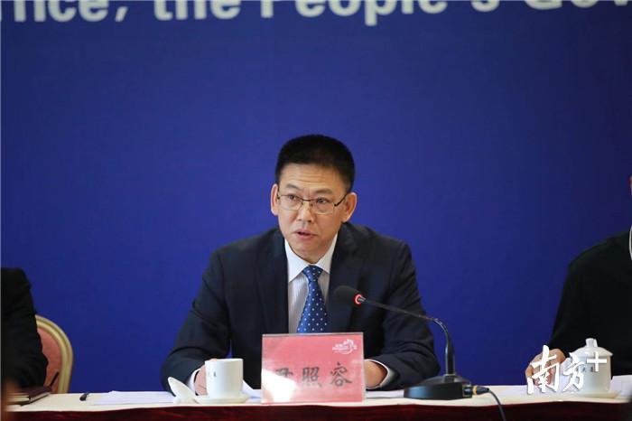 东莞市人才办主任尹照容