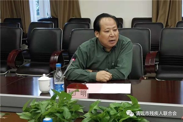 清远恒大足球学校负责人李本全介绍了该校的运作情况,并表示全力支持