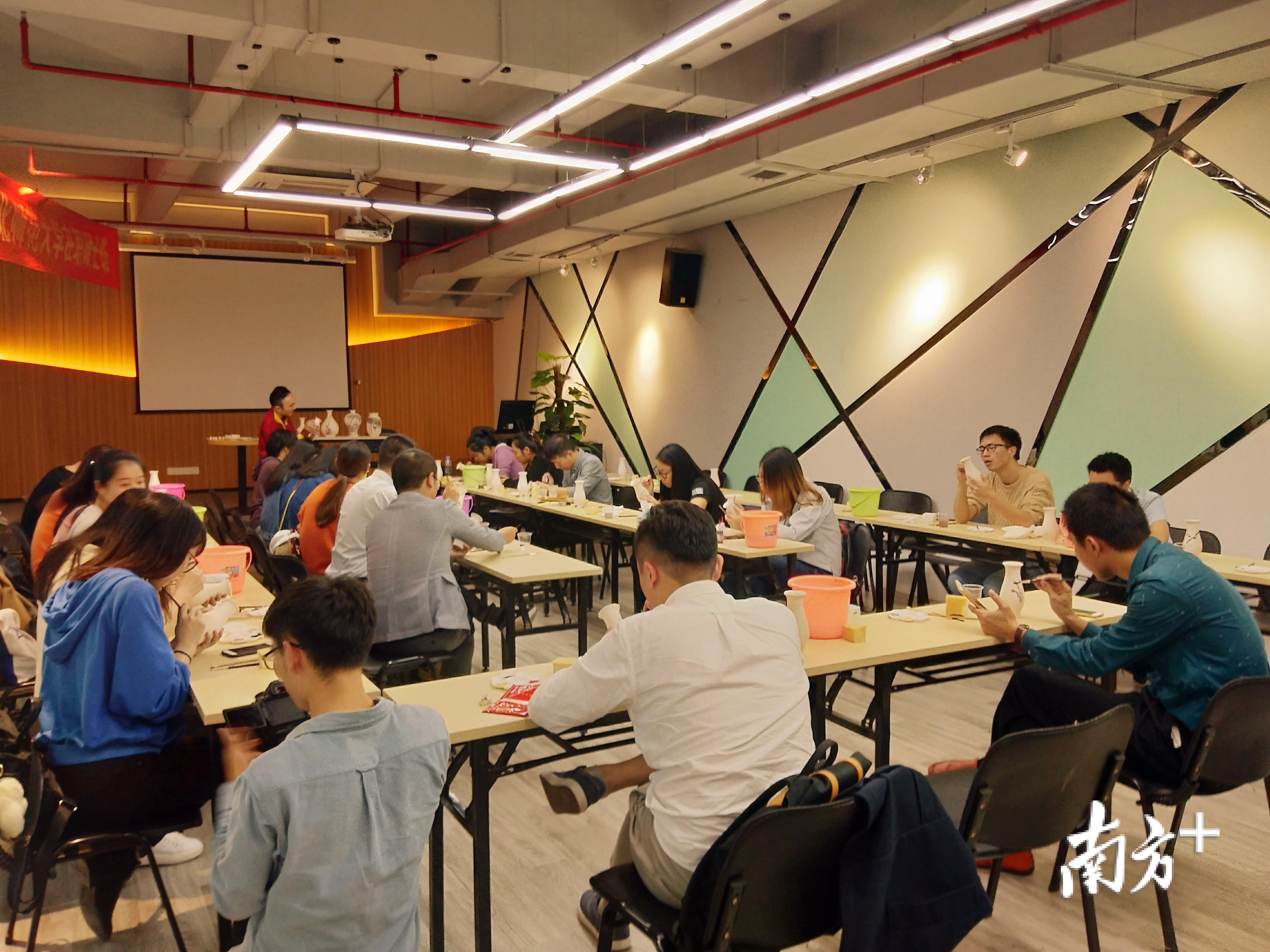 DIY彩绘陶艺,体验陶瓷制作乐趣 DIY彩绘陶艺,体验陶瓷制作乐趣