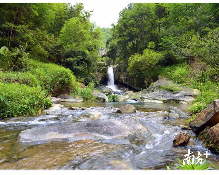 长沙陈公坪风光(陈军粦 摄) 长沙陈公坪风光(陈军粦 摄)