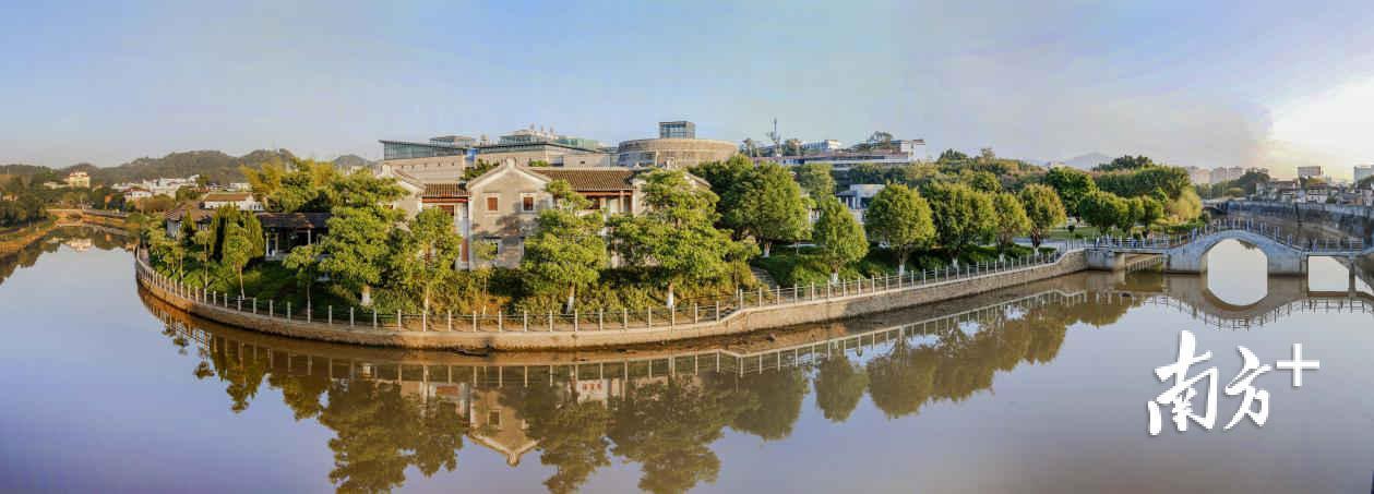 客家公园(陈凯锋 摄) 客家公园(陈凯锋 摄)