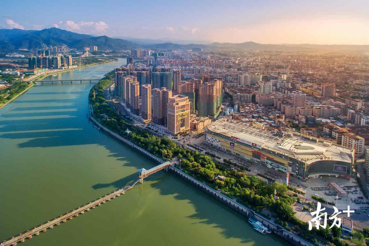 客都汇喜看梅城新面貌（连志城 摄）