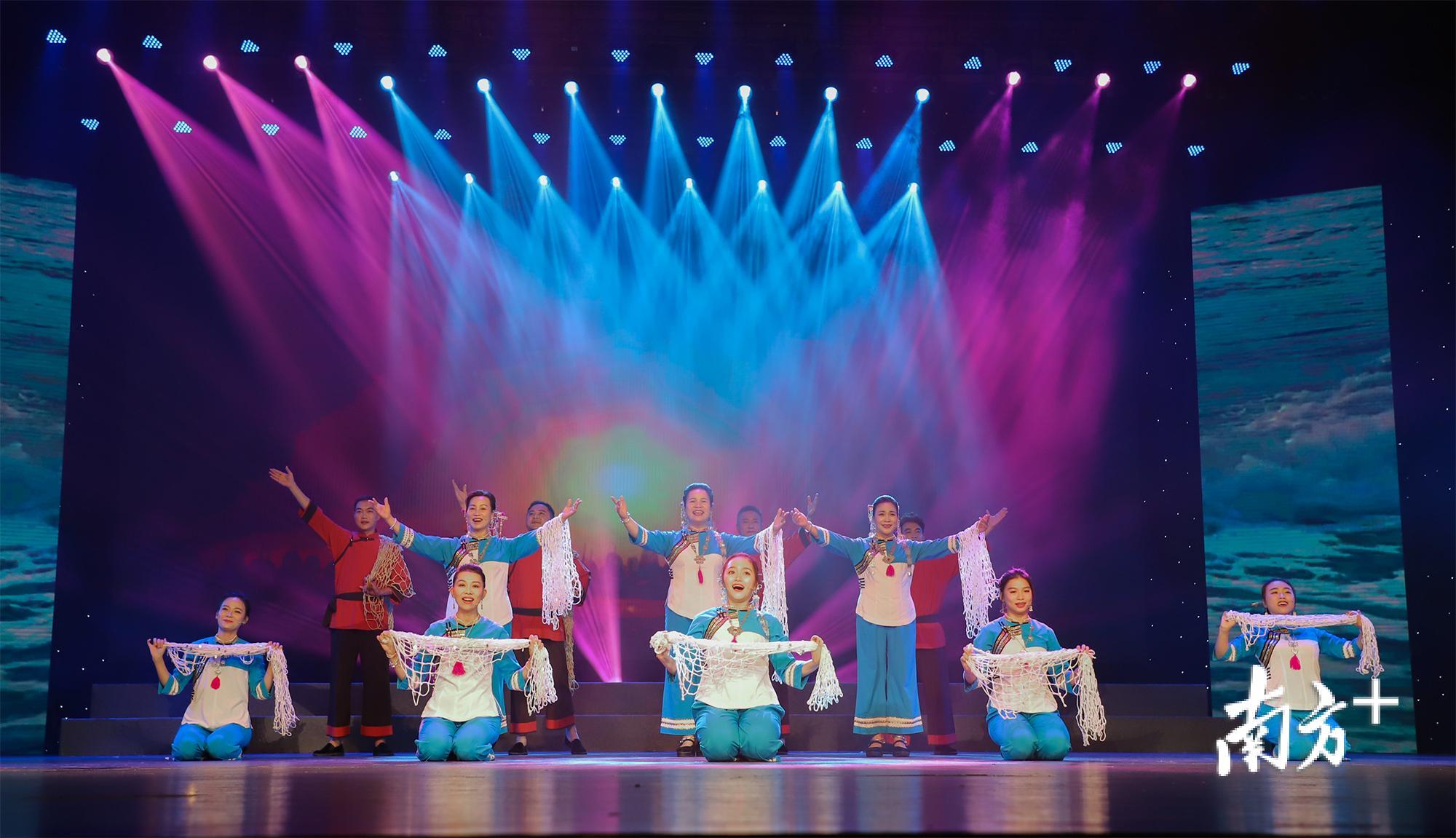 汕尾《渔汛催我再起航》