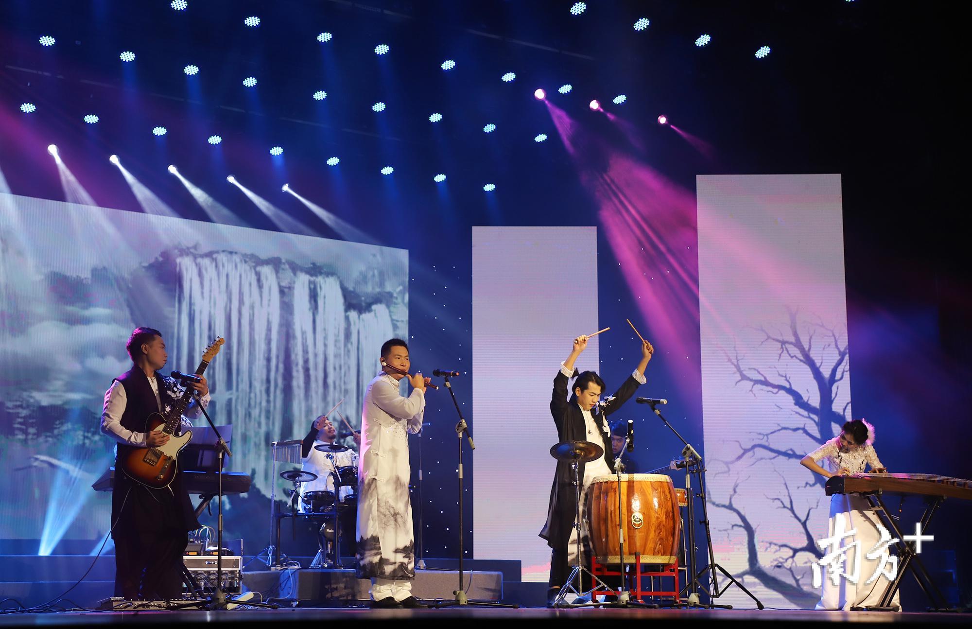 珠海《爷爷唱的诗》