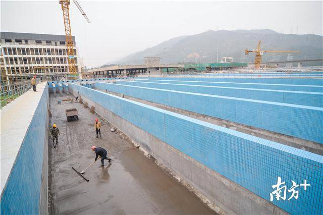 江南水厂一期工程拟于本月底通水,将惠及清远市中心城区近60万人民群众。全媒体记者 曾亮超 摄 江南水厂一期工程拟于本月底通水,将惠及清远市中心城区近60万人民群众。全媒体记者 曾亮超 摄