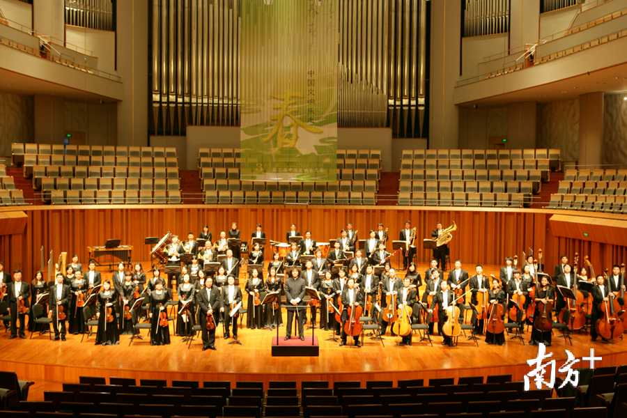 ▲珠江交响乐团在国家大剧院演出。 ▲珠江交响乐团在国家大剧院演出。