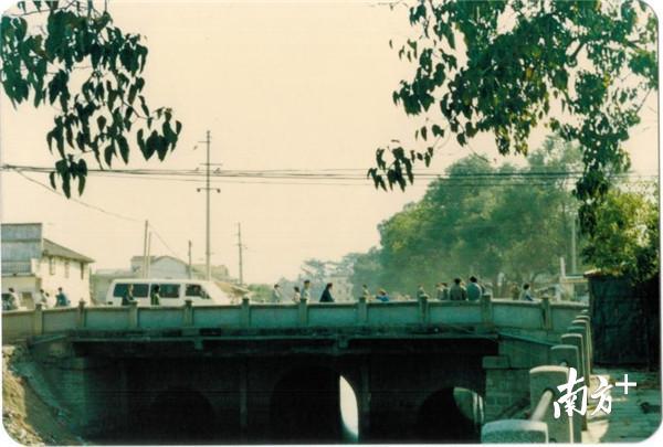 人民桥(老)。 人民桥(老)。