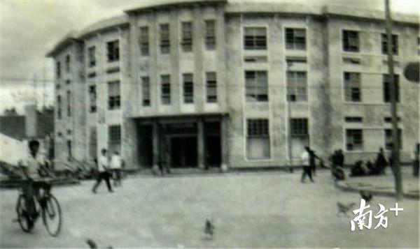 老百货大楼。 老百货大楼。