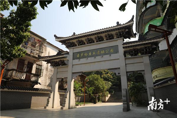 葫芦岭大门(新)。 葫芦岭大门(新)。