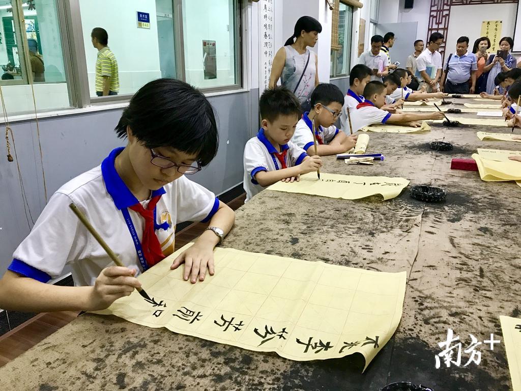 金阳小学借助传统文化涵养学生德行。