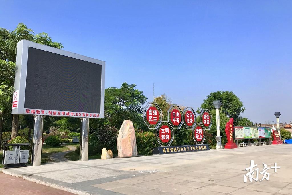 汕头以创建文明城市为抓手，持续提升全社会各层面的道德涵养、文化素养、文明程度。