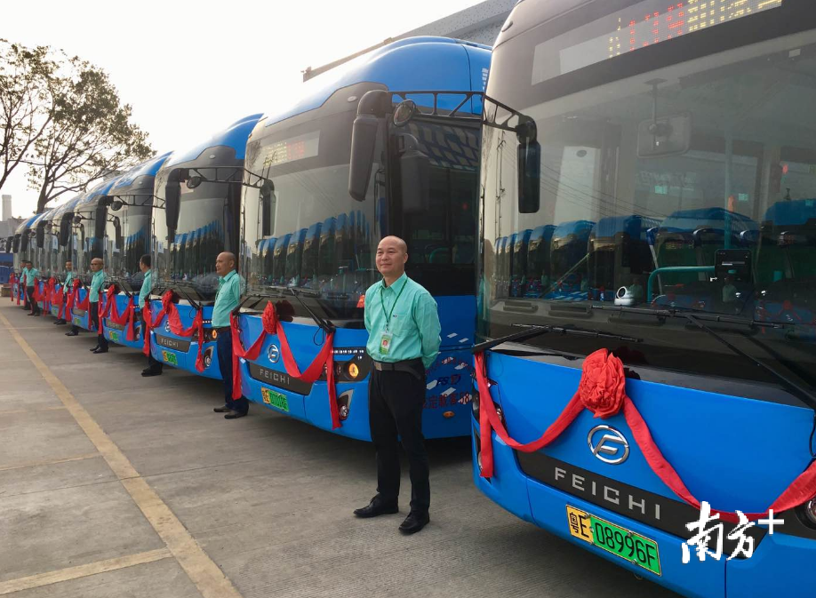 70辆氢燃料电池公交车正式投入运营。华声宇 摄