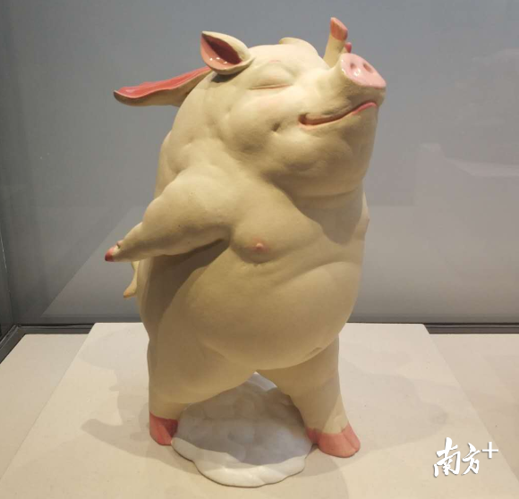 多图|新年礼物上线，各种“魔性猪”正在石湾陶瓷博物馆展出_南方plus_南方+