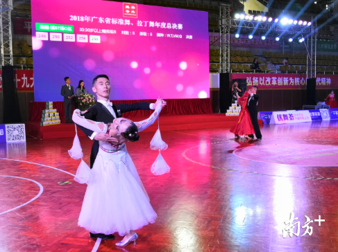 来自全省各地的参赛选手上演激烈竞逐。孙景锋摄