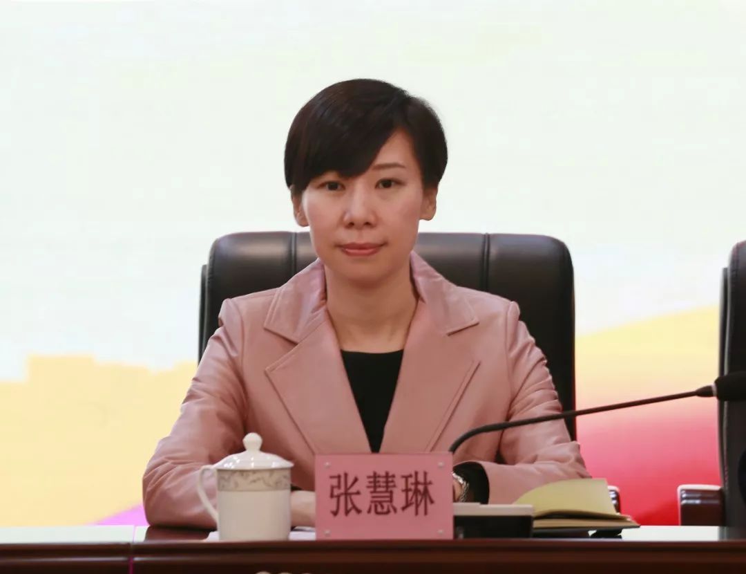 今天,江门首个县级教师发展中心在我市揭牌成立