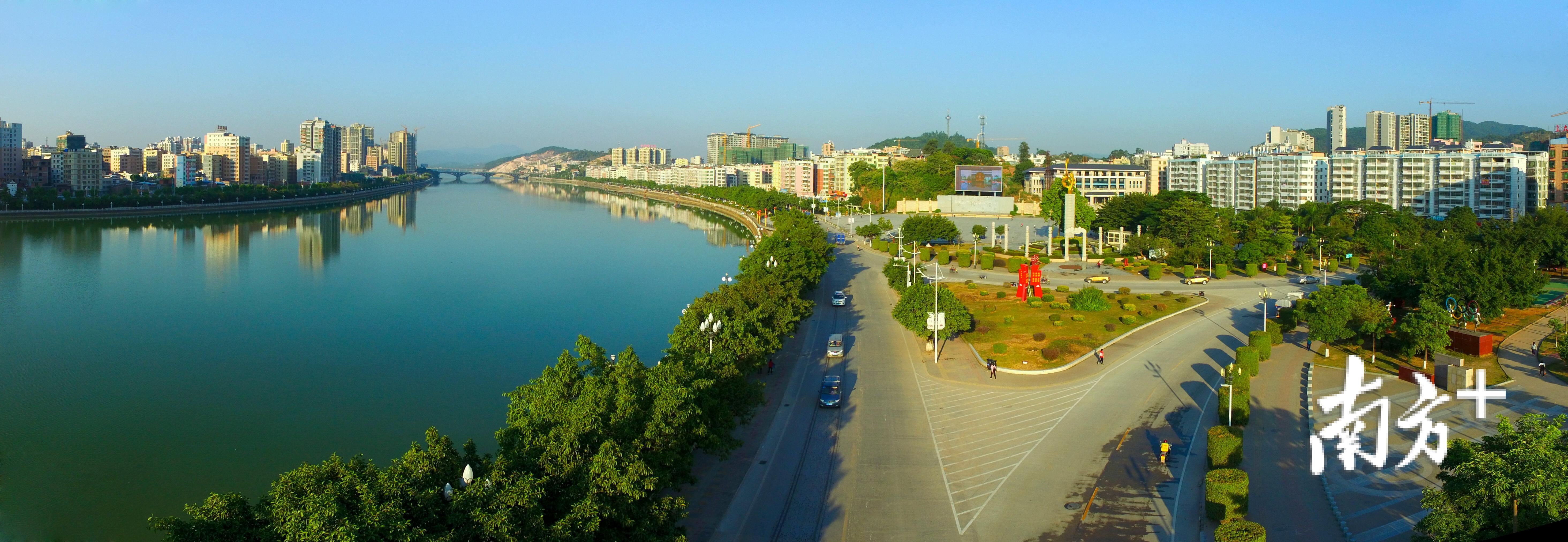 龙川县城区:沿江新貌.