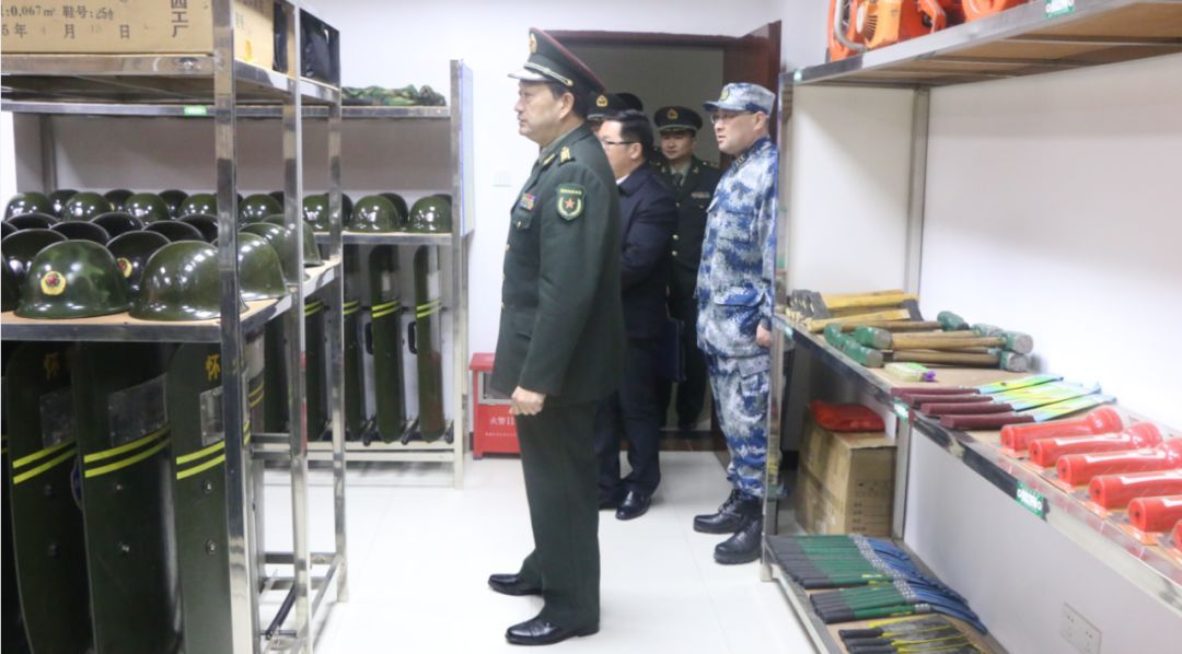 关注曾锡隆大校检查调研怀集武装工作