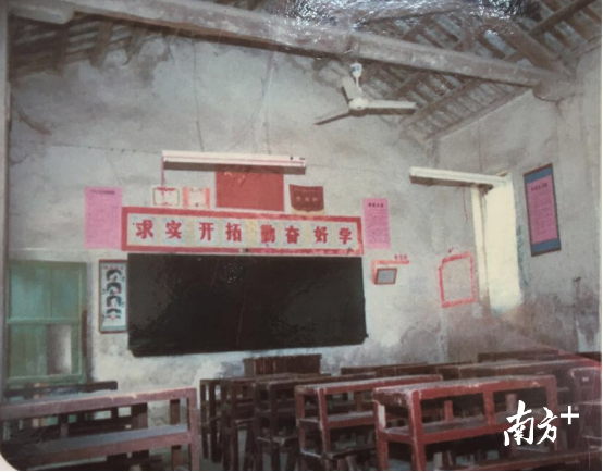 上世纪八十年代，城西中学建校之初的简陋校舍。