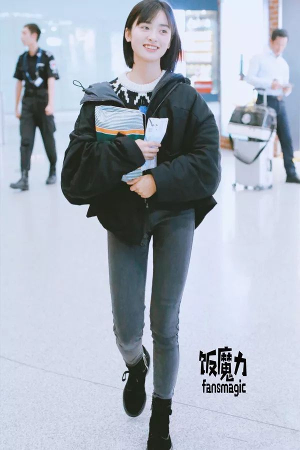 2018年10月08日沈月现身北京机场