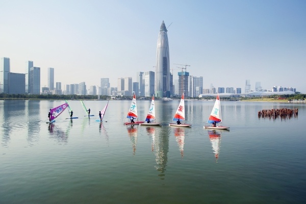 深圳人才公园“深爱人才”标语 南方+记者 朱洪波 摄 深圳人才公园“深爱人才”标语 南方+记者 朱洪波 摄