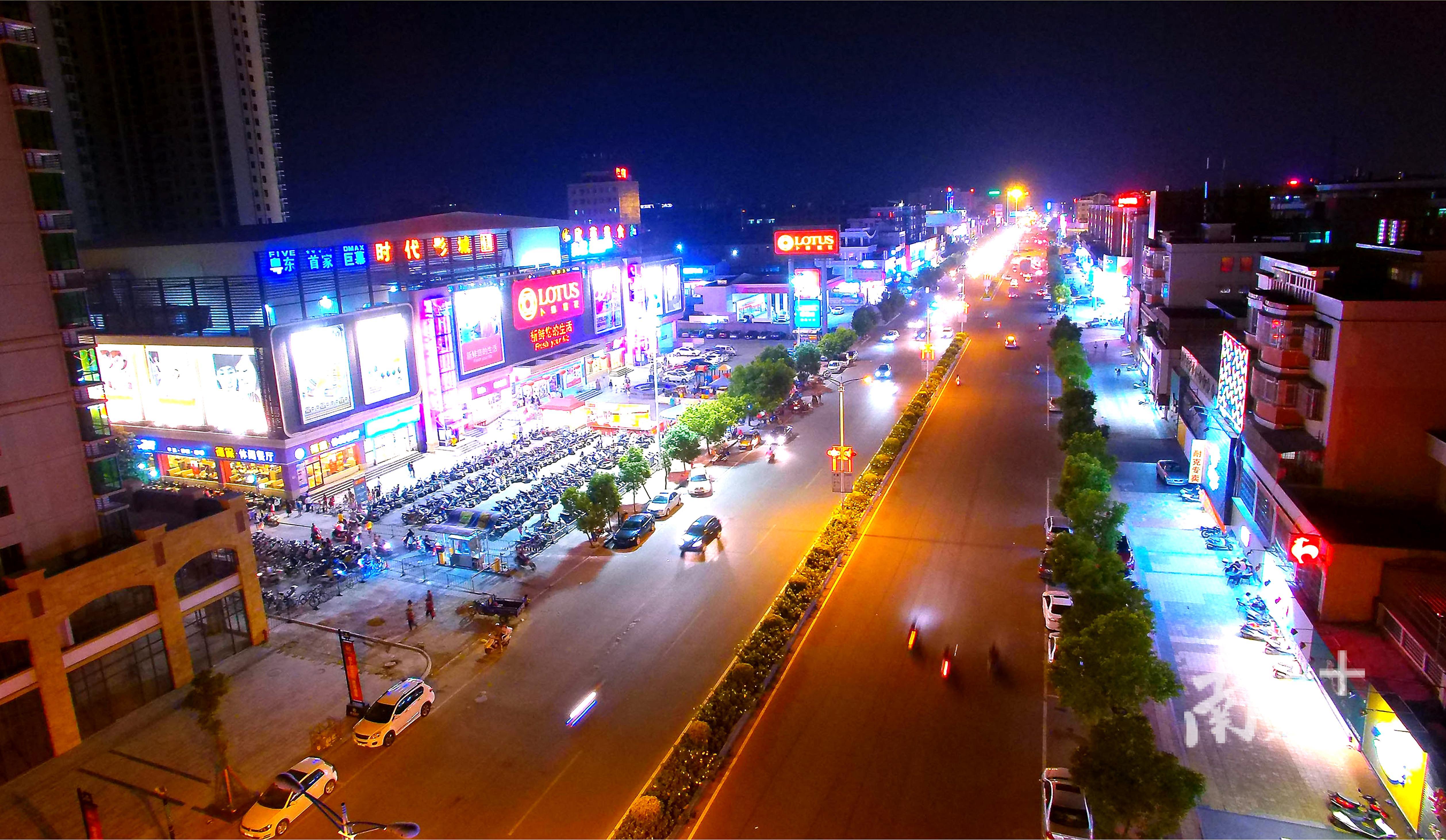 建在家门口的综合商场,让潮安百姓生活多些选择。 建在家门口的综合商场,让潮安百姓生活多些选择。