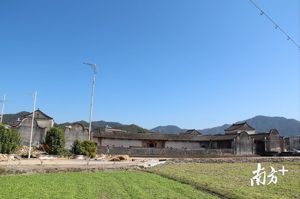 四角楼。 四角楼。