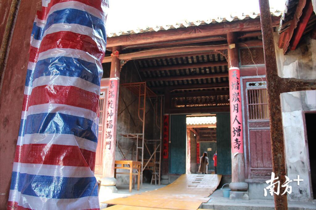 万科正在修缮四角楼。 万科正在修缮四角楼。