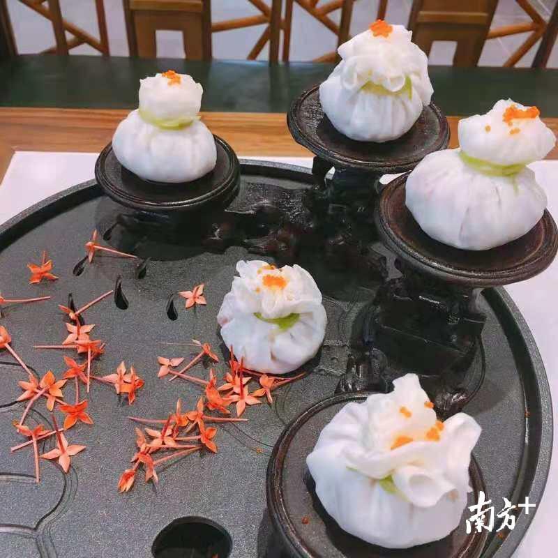 潮州菜名菜-虾仁石榴球