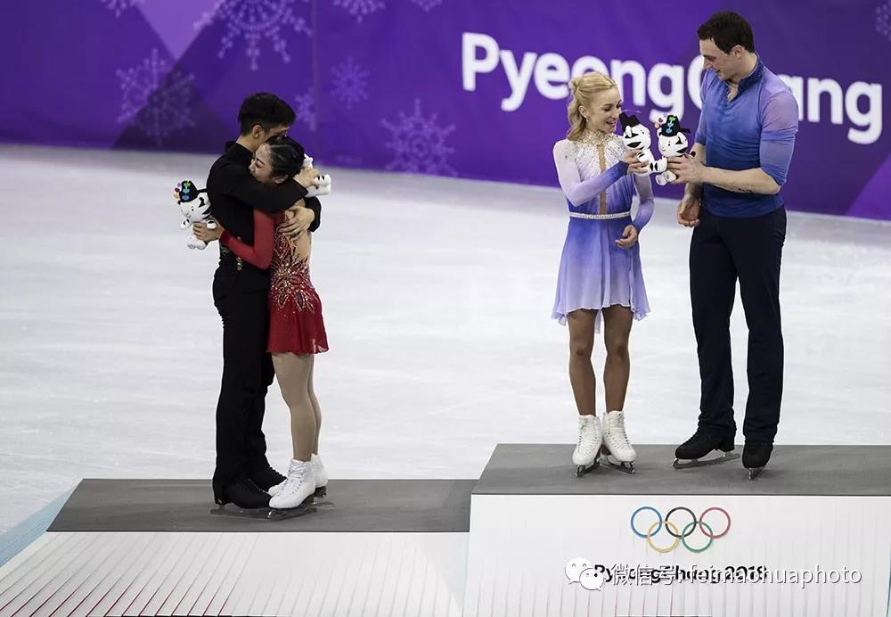 当获得冠军的德国选手萨维琴科和马索特弹冠相庆的时候，中国选手隋文静和韩聪相拥而泣。在前一天的短节目比赛中以明显优势领先的隋文静和韩聪，在自由滑比赛中出现多次失误，被前一天比赛中仅排名第四的德国组合反超。  