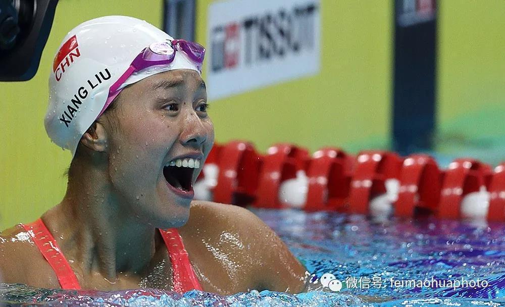 中国队的“女神”刘湘居然在自己的副项——50米仰泳比赛中打破了世界纪录。  